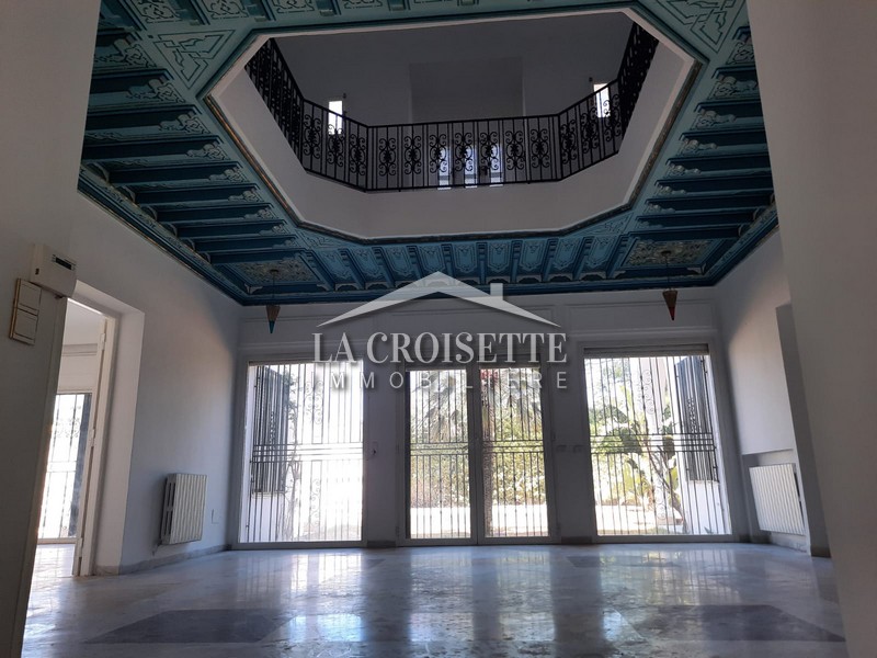 Villa S+6 avec piscine à Gammarth